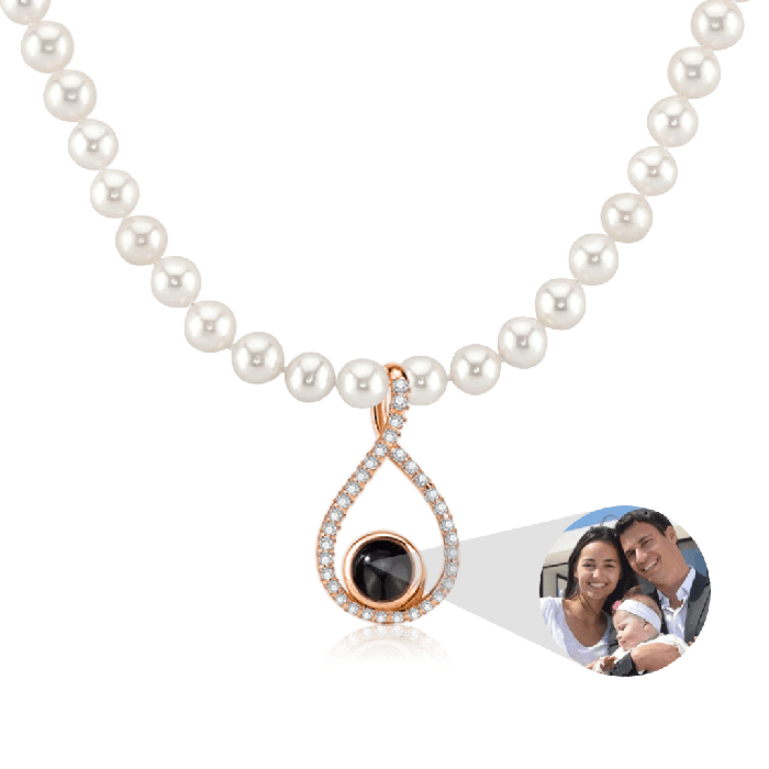 Projection Pearl  Necklace