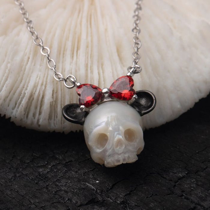 Hand-carved Skull Bow Bear Pearl Necklace