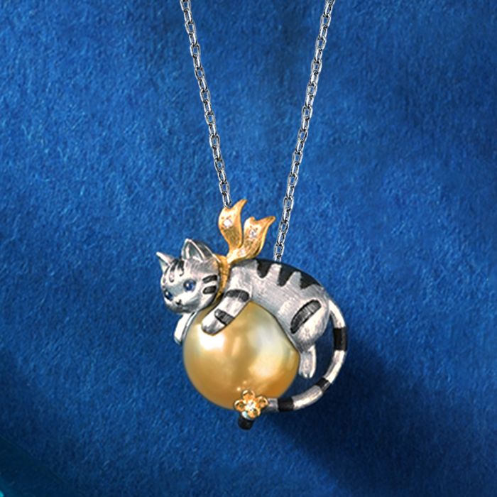 Cat Pendant Necklace