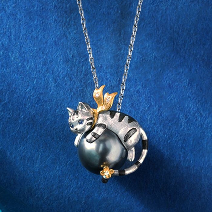 Cat Pendant Necklace