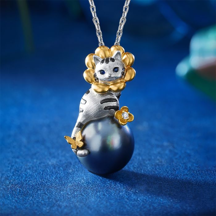 Cat Pendant Necklace