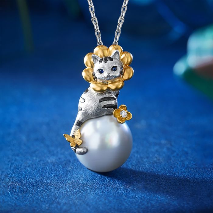 Cat Pendant Necklace