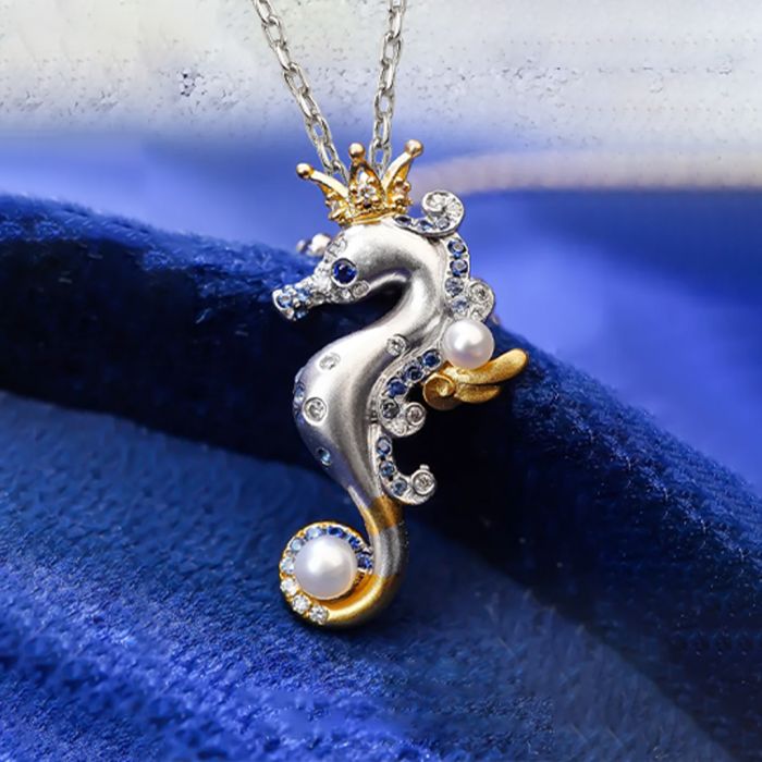 Seahorse Pendant Necklace