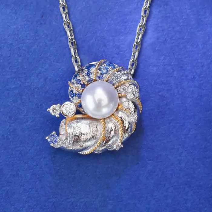 Conch Pendant Necklace